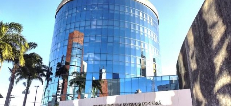Governador sanciona projeto que cria 200 cargos para novo concurso da Assembleia Legislativa do Cear�